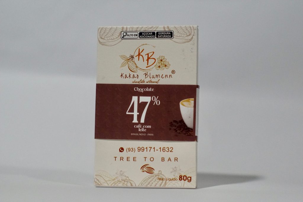 Chocolate 47% cacau com café com leite Kakao Blumenn – barra artesanal