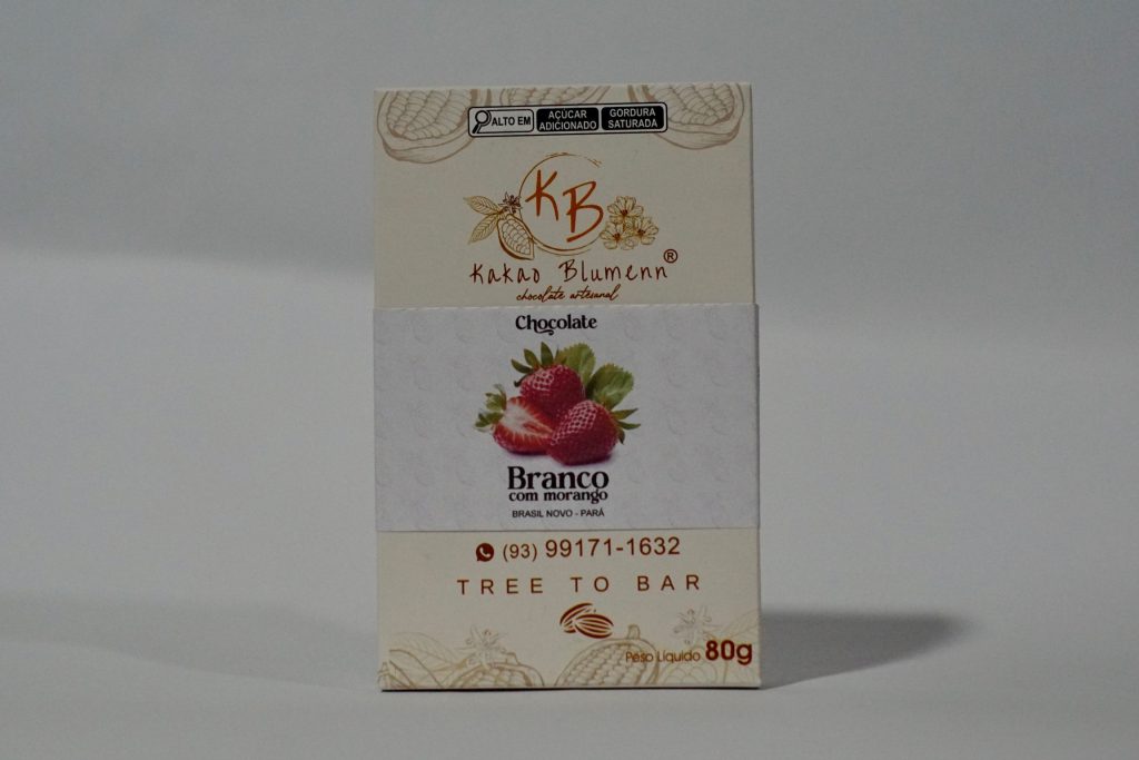 Chocolate branco com morango Kakao Blumenn – barra artesanal
